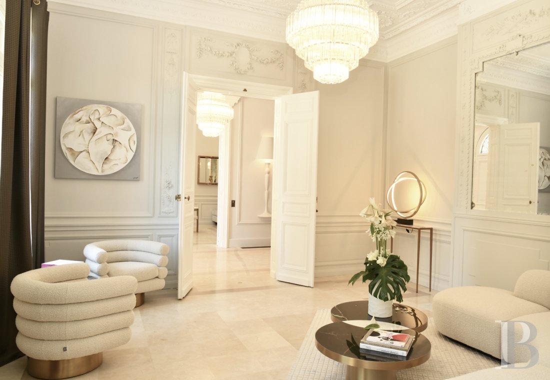 A 19th century chateau open for receptions and holidays to the east of Avignon in the Vaucluse  - photo  n°12